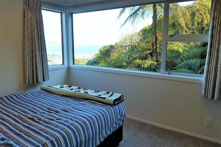 Photo of property in 23a Eastview Grove, Normandale, Lower Hutt, 5010