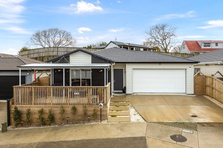 Photo of property in 39 Farranfore Road, Opaheke, Papakura, 2113