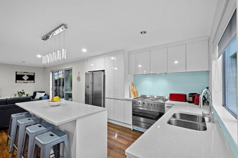 Photo of property in 102b San Marino Drive West, Henderson, Auckland, 0612