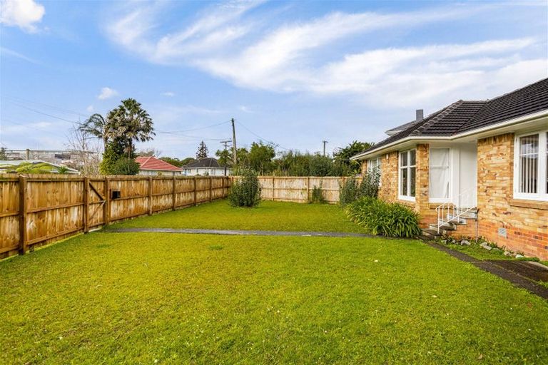 Photo of property in 20 Wilsher Crescent, Henderson, Auckland, 0612