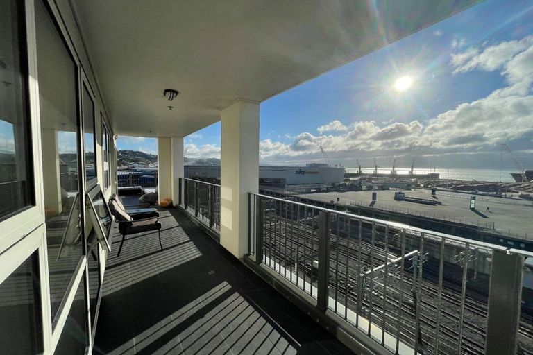 Photo of property in Stadium Garden Flats, 506/107 Thorndon Quay, Pipitea, Wellington, 6011