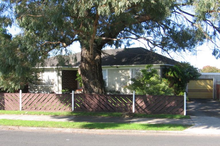 Photo of property in 2/12 Evelyn Street, Papatoetoe, Auckland, 2025