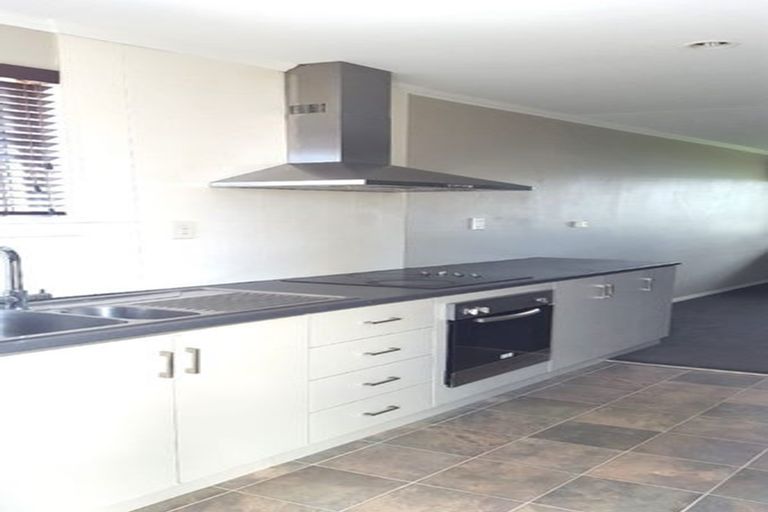 Photo of property in 2/13 Bowen Street, Upper Riccarton, Christchurch, 8041