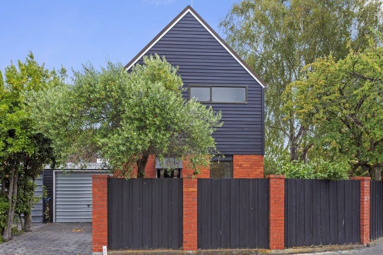 Photo of property in 2a Coles Place, St Albans, Christchurch, 8014