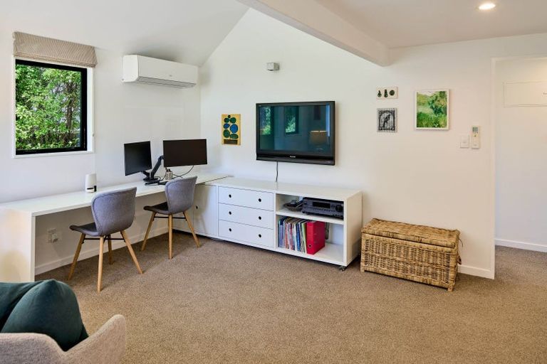 Photo of property in 8 Cheviot Road, Lowry Bay, Lower Hutt, 5013