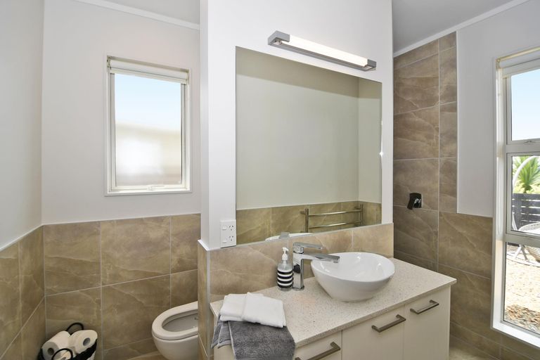 Photo of property in 12 Laly Haddon Place, Matakana, Warkworth, 0985