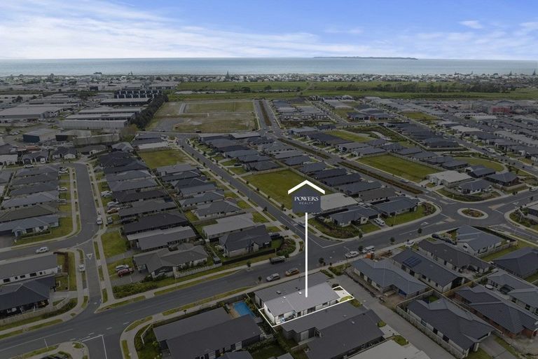 Photo of property in 16b Komata Crescent, Papamoa Beach, Papamoa, 3118