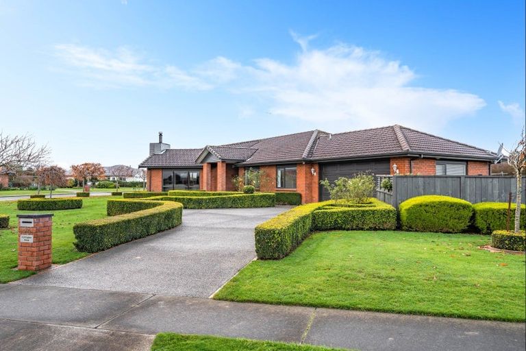 Photo of property in 20 Carrington Drive, Carterton, 5713