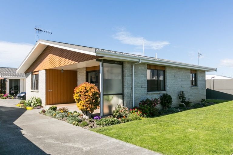 Photo of property in 1/4 Lee Road, Taradale, Napier, 4112