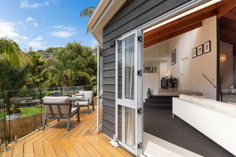 Photo of property in 2/12a Mcdowell Crescent, Hillcrest, Auckland, 0627