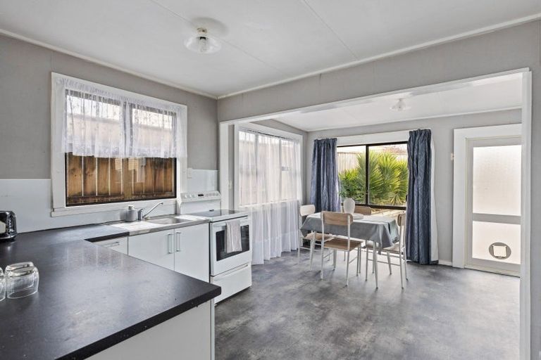 Photo of property in 69 Domett Street, Waitara, 4320