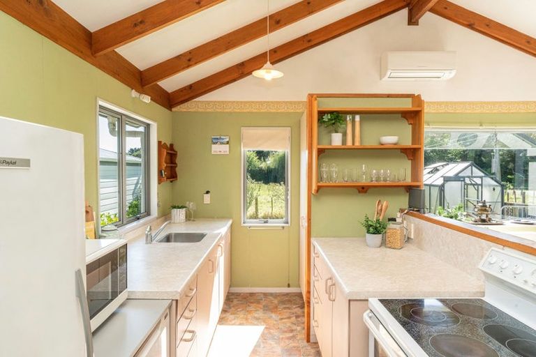 Photo of property in 3 Avenue North Road, Levin, 5510