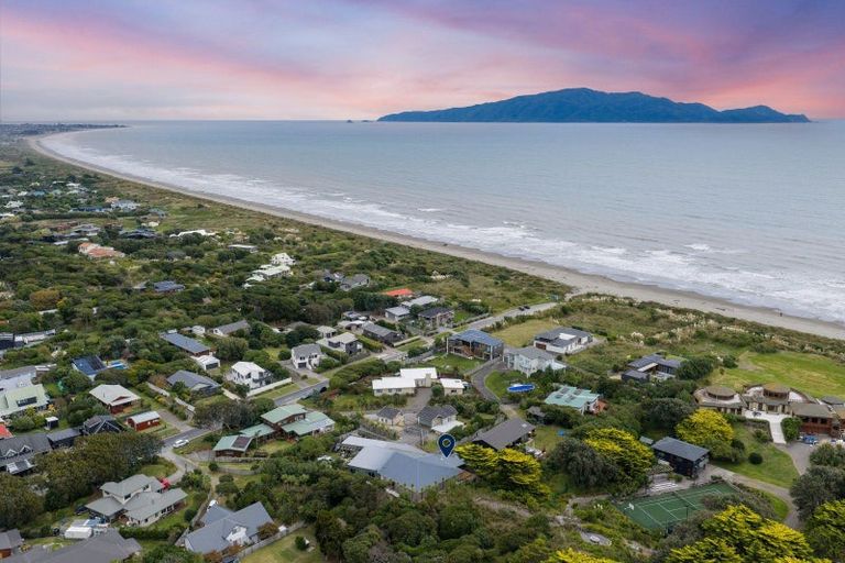 Photo of property in 276 Peka Peka Road, Peka Peka, Waikanae, 5391