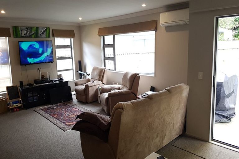 Photo of property in 30 Poppy Watts Grove, Stokes Valley, Lower Hutt, 5019