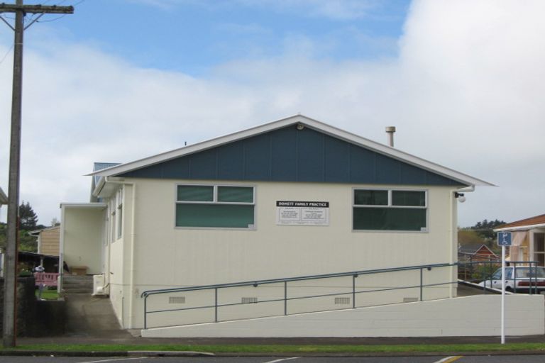 Photo of property in 14 Domett Street, Waitara, 4320