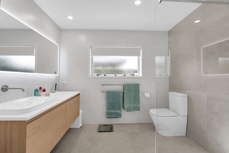 Photo of property in 21 Beachwater Drive, Papamoa Beach, Papamoa, 3118