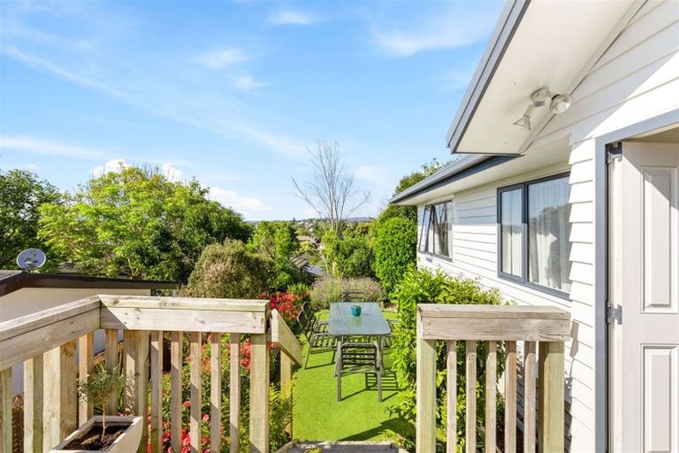 Photo of property in 5 Kemp Road, Massey, Auckland, 0614