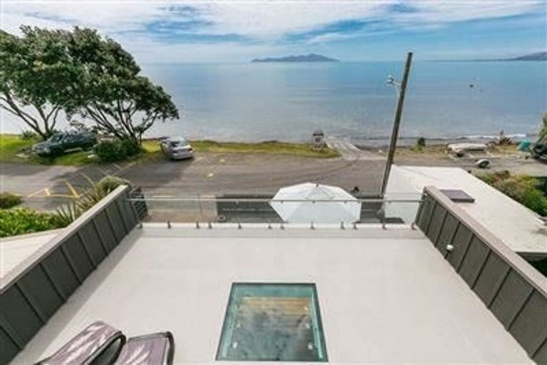 Photo of property in 10 Ocean Parade, Pukerua Bay, 5026