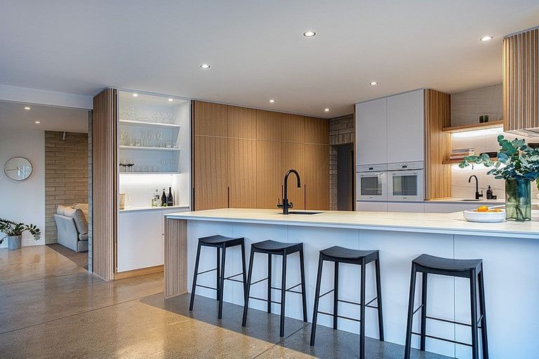 Photo of property in 33a Stanley Point Road, Stanley Point, Auckland, 0624