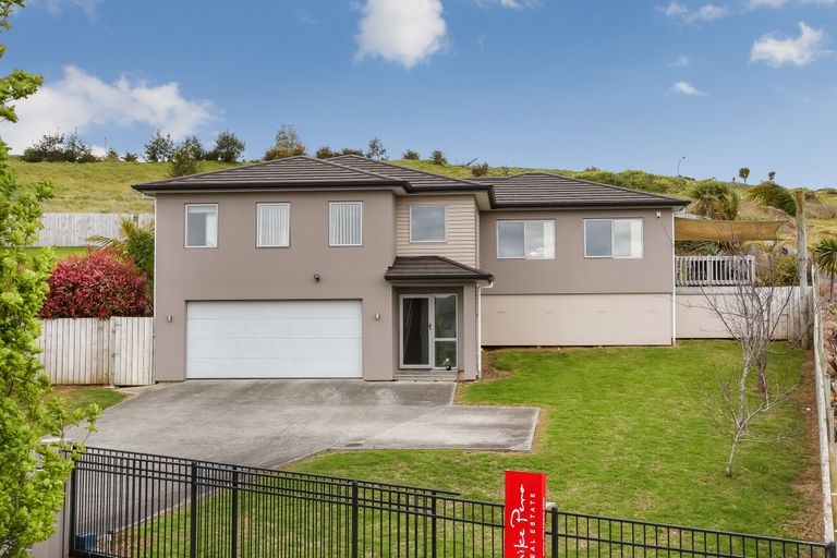 Photo of property in 36 Cape Vista Crescent, Pukekohe, 2120