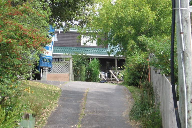 Photo of property in 2/5 Marina Road, Torbay, Auckland, 0630