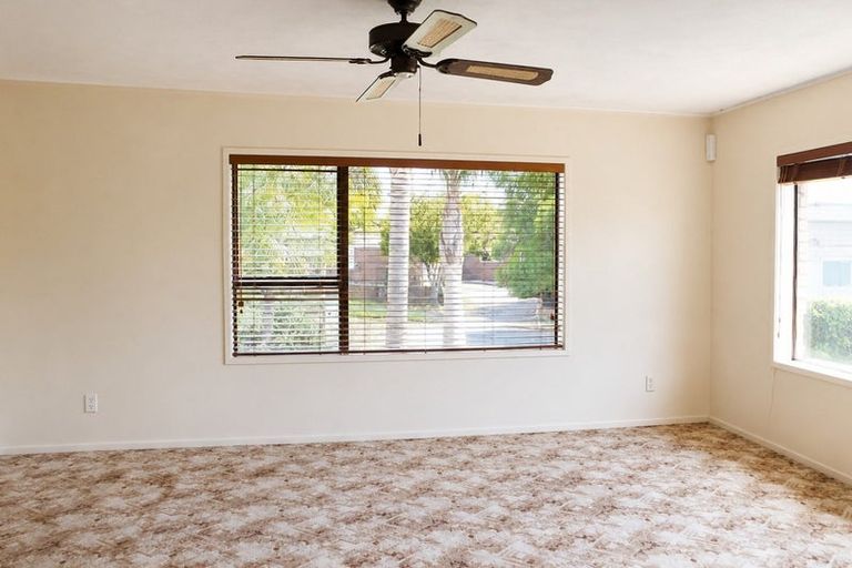Photo of property in 46 St Annes Crescent, Wattle Downs, Auckland, 2103