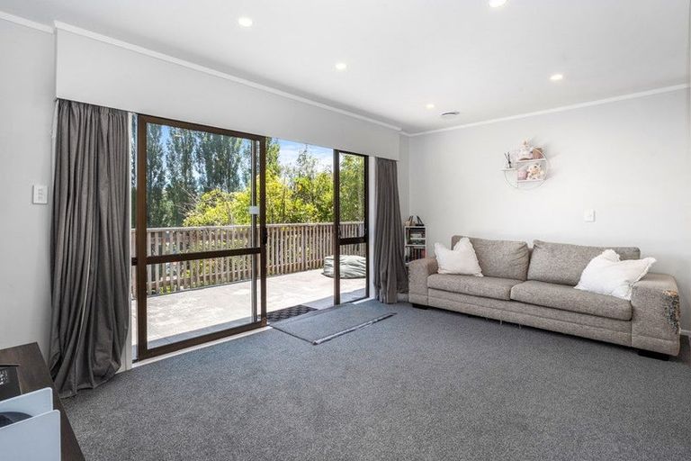 Photo of property in 32 John Street, Stokes Valley, Lower Hutt, 5019