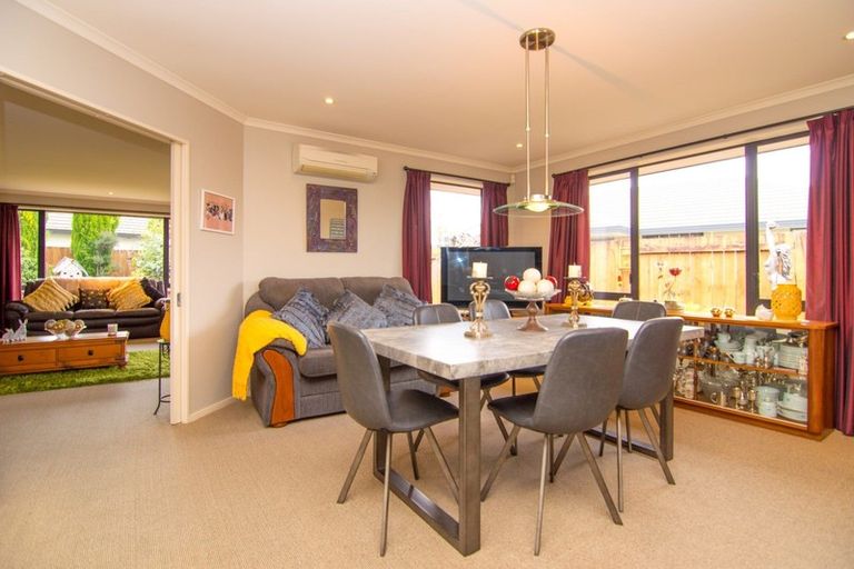 Photo of property in 11 Boston Parade, Kelvin Grove, Palmerston North, 4414