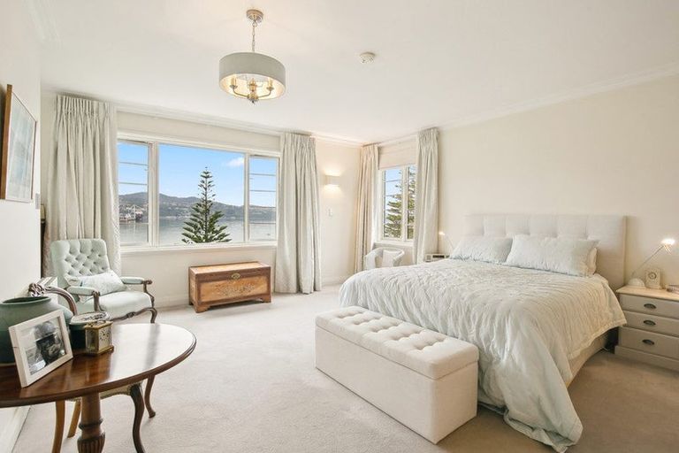 Photo of property in Broadwater Apartments, 214 Oriental Parade, Oriental Bay, Wellington, 6011