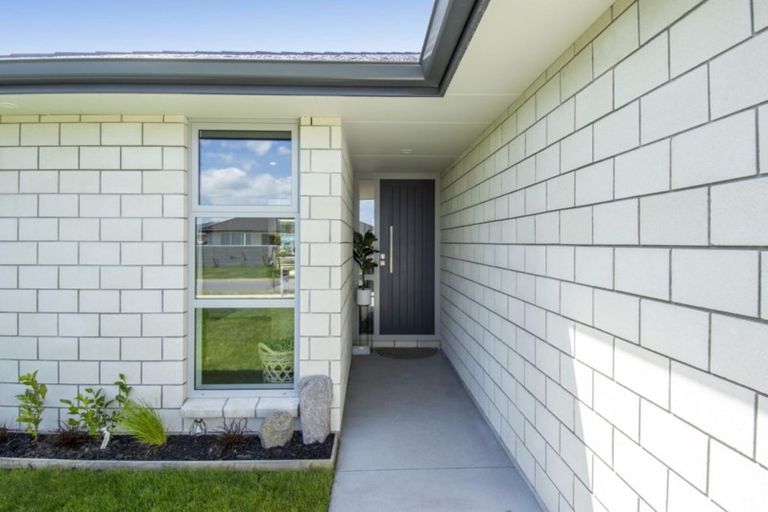 Photo of property in 41 Te Kio Crescent, Papamoa Beach, Papamoa, 3118
