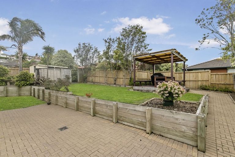 Photo of property in 54 Black Teal Close, Unsworth Heights, Auckland, 0632