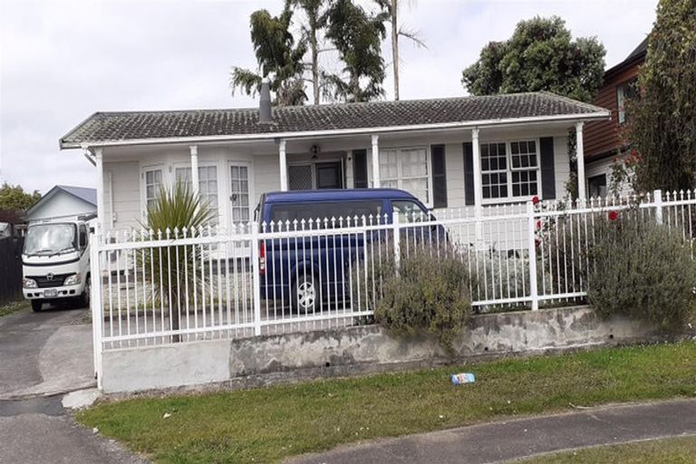 Photo of property in 28 Ewbank Place, Manurewa, Auckland, 2102