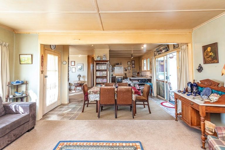 Photo of property in 23 Gloag Street, Waverley, 4510