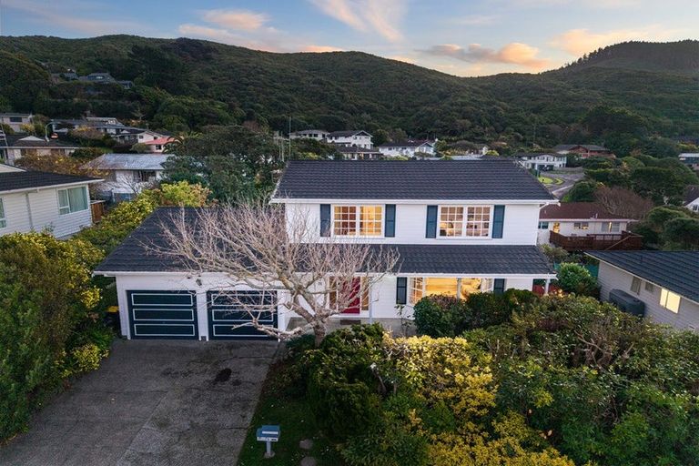 Photo of property in 71 Oriel Avenue, Tawa, Wellington, 5028