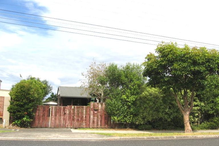 Photo of property in 2/33 Toroa Street, Torbay, Auckland, 0630