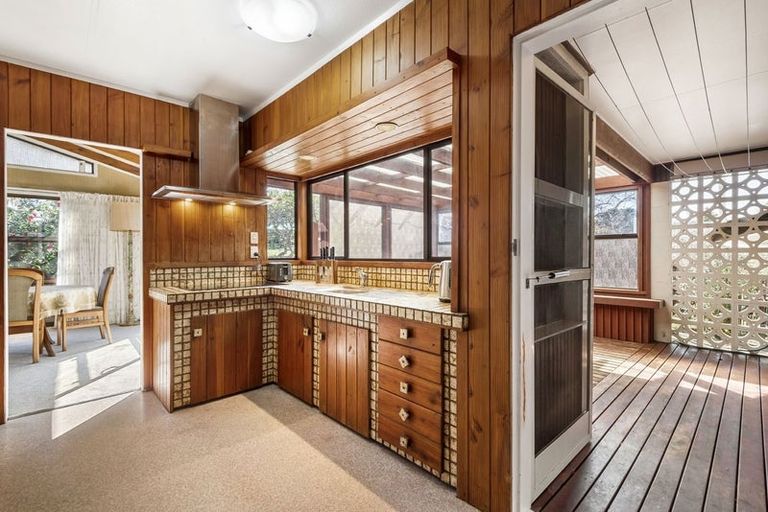 Photo of property in 55 Blakeborough Drive, Forrest Hill, Auckland, 0620