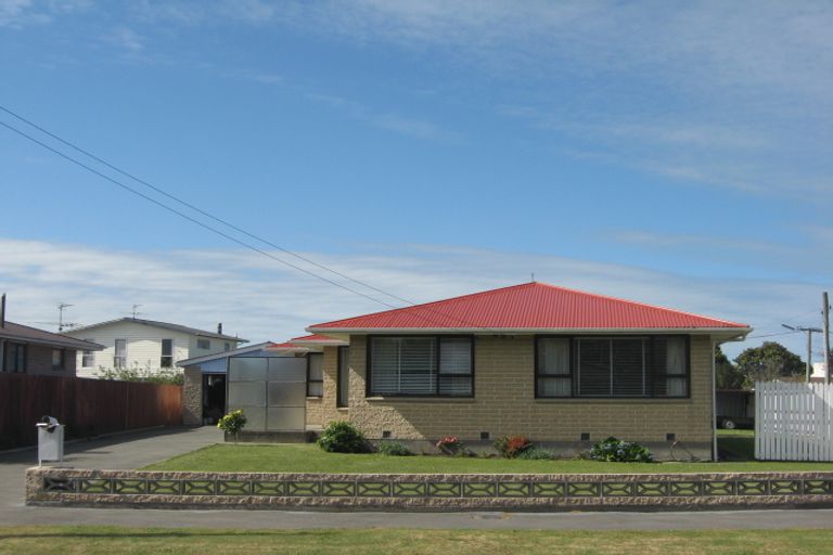 Photo of property in 42 Martbern Crescent, Bishopdale, Christchurch, 8053