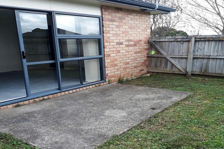 Photo of property in 20 Kathleen Reece Place, Waiuku, 2123