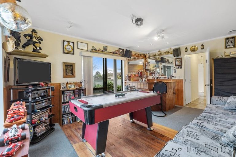 Photo of property in 50 Bronzewing Terrace, Unsworth Heights, Auckland, 0632