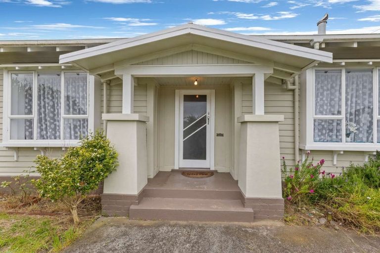 Photo of property in 2 Moore Avenue, Tawhero, Whanganui, 4501
