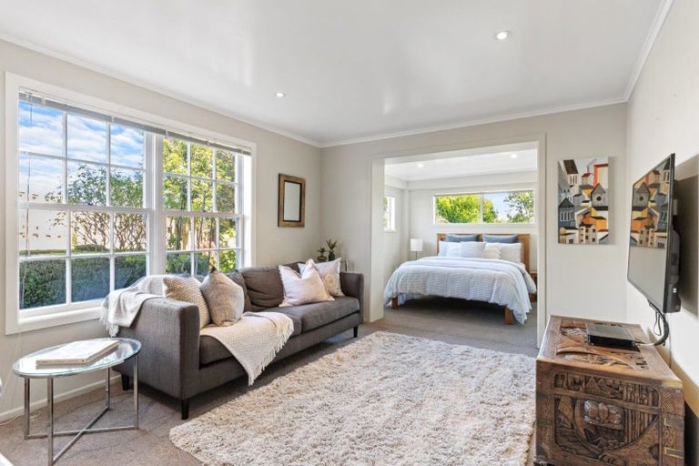 Photo of property in 39 Hillcrest Road, Hillcrest, Hamilton, 3216