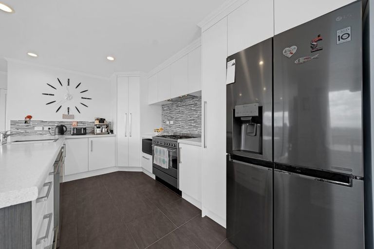 Photo of property in 15 Summerland Drive, Henderson, Auckland, 0612