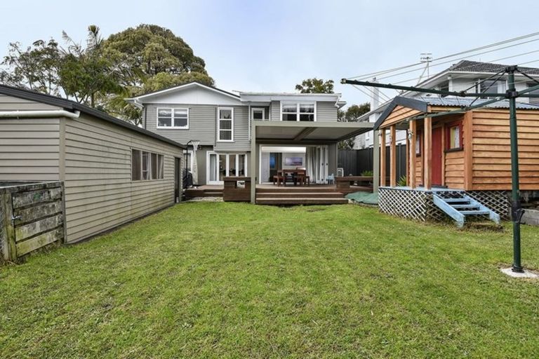 Photo of property in 76 Marlborough Avenue, Glenfield, Auckland, 0629