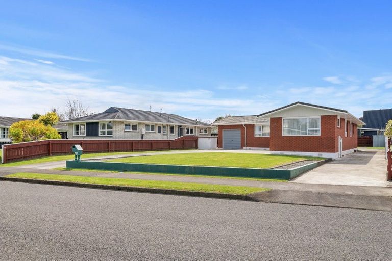 Photo of property in 25 Burn Street, Levin, 5510