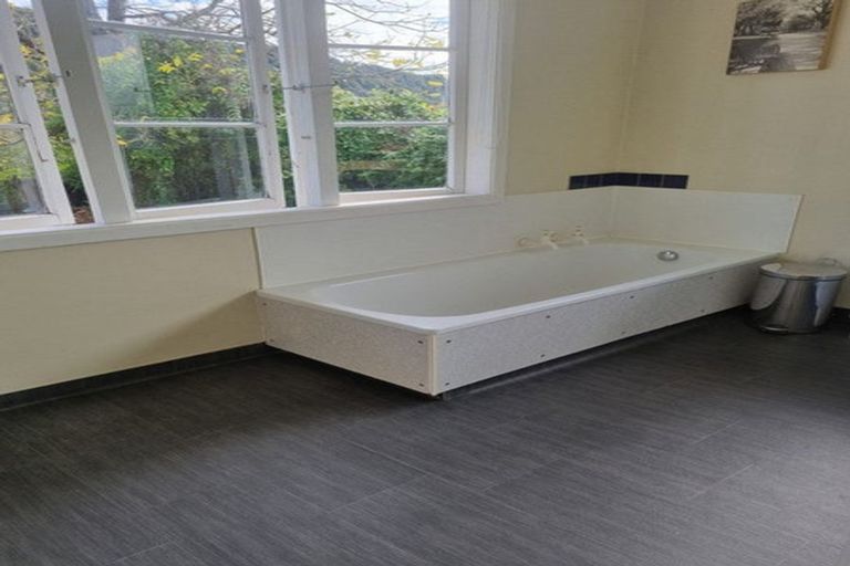 Photo of property in 190 Fairfax Street, Murchison, 7007