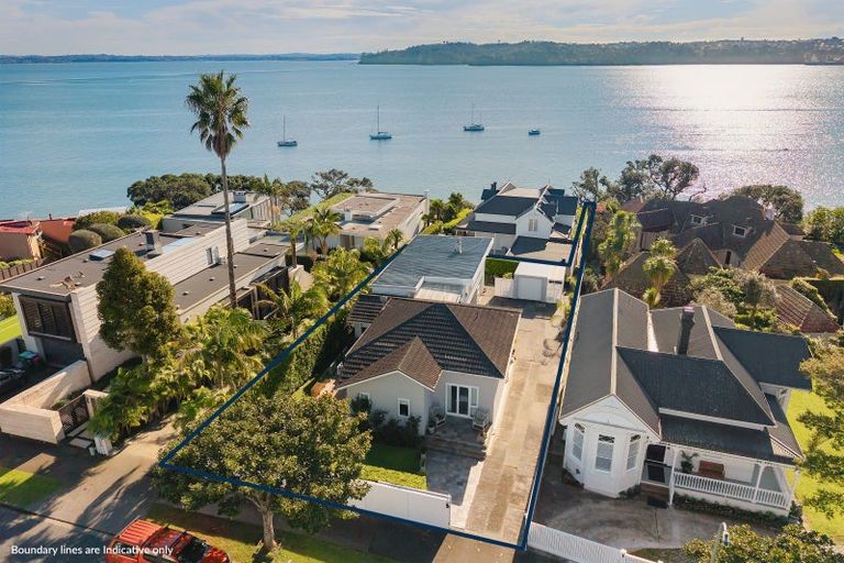 Photo of property in 1/11 Marine Parade, Herne Bay, Auckland, 1011