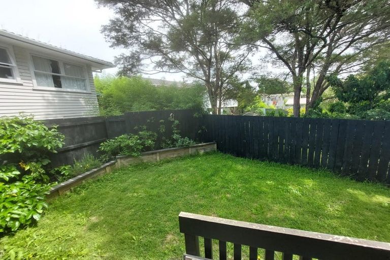 Photo of property in 1/14 Barnfield Place, Glendene, Auckland, 0602