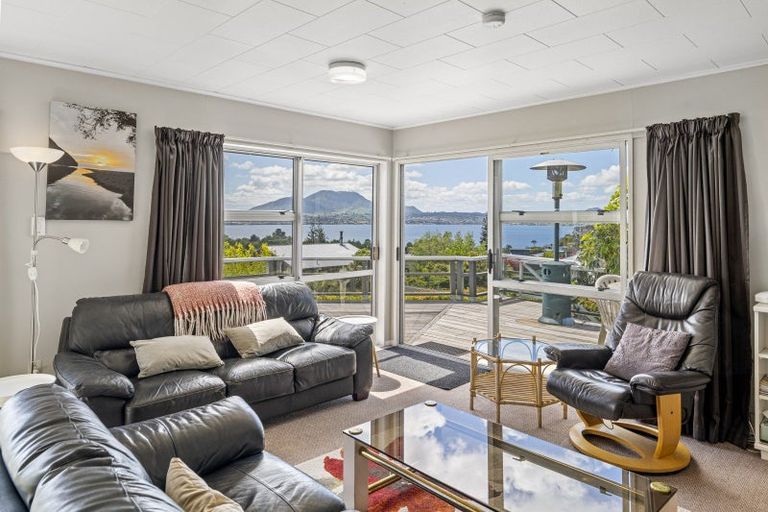 Photo of property in 20 Shera Street, Acacia Bay, Taupo, 3330