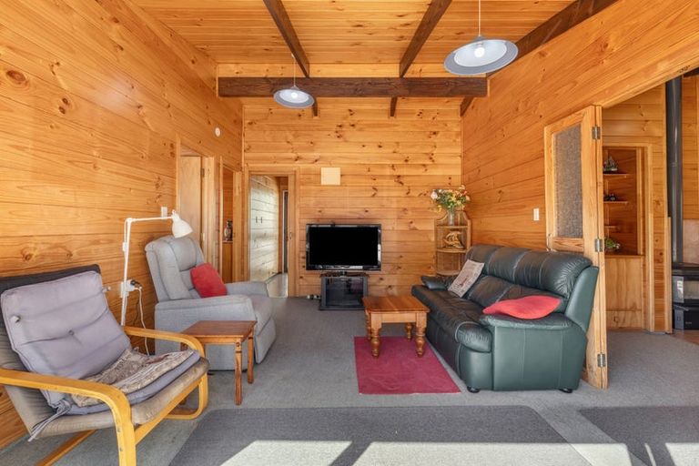 Photo of property in 17 Huia Street, Waikawa, Picton, 7220