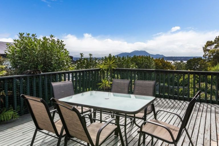 Photo of property in 1 Ewing Grove, Acacia Bay, Taupo, 3330